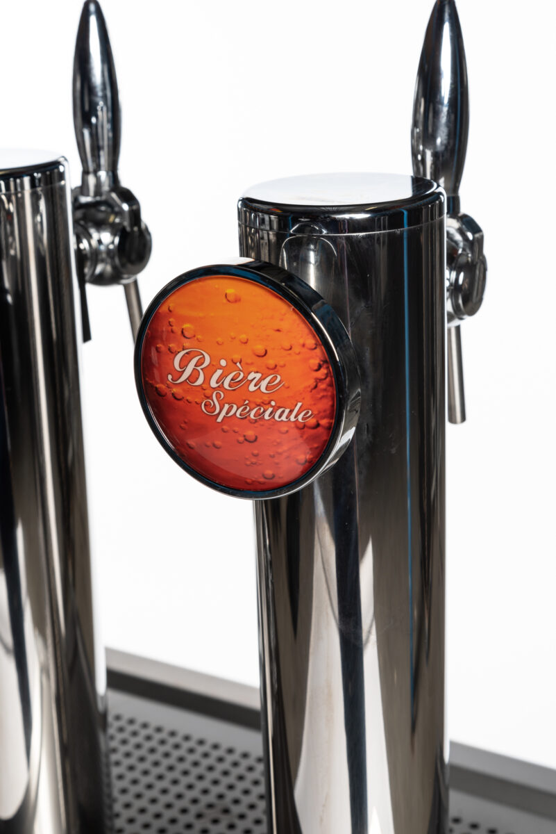 Tap dubbel en spoelbak L115cm plaatsen achter buffet detail